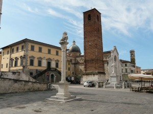 Versilia Piazza centrale di PIETRASANTA